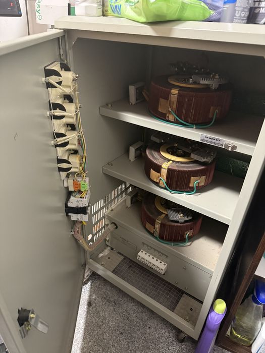 Stabilizator curent servomotor 30 Kva