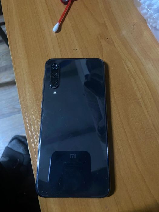 Продам xiaomi mi 9se