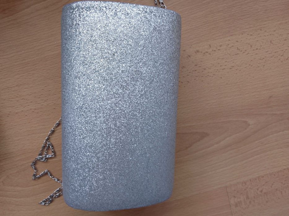 Бална чанта официална, сребрист цвят.