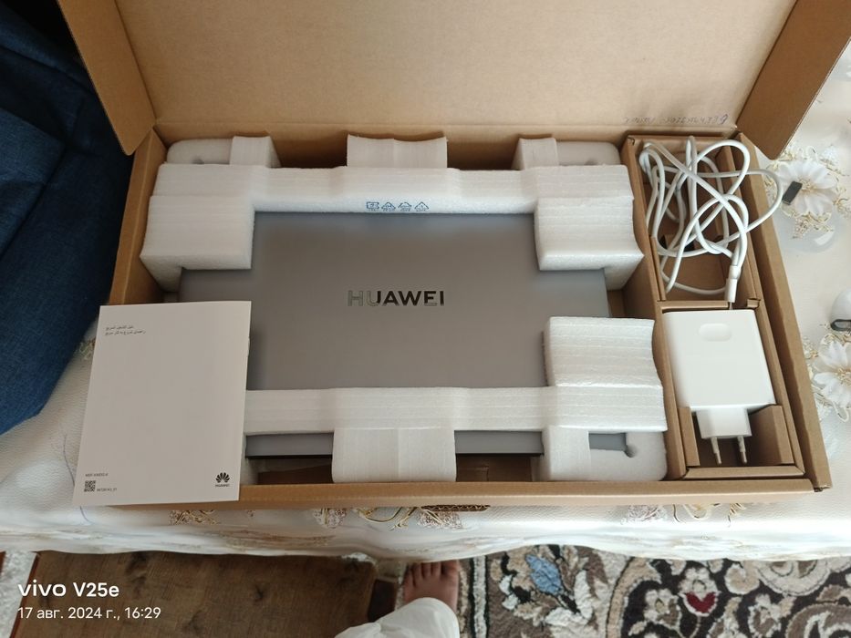 Noutbuk Huawei  D14