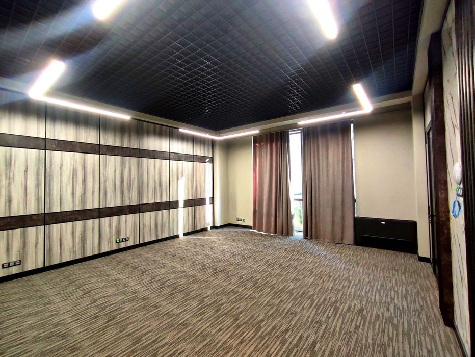 Nukus ko‘chasi BS da 40 ta parkovkali ofis ijaraga beriladi AX