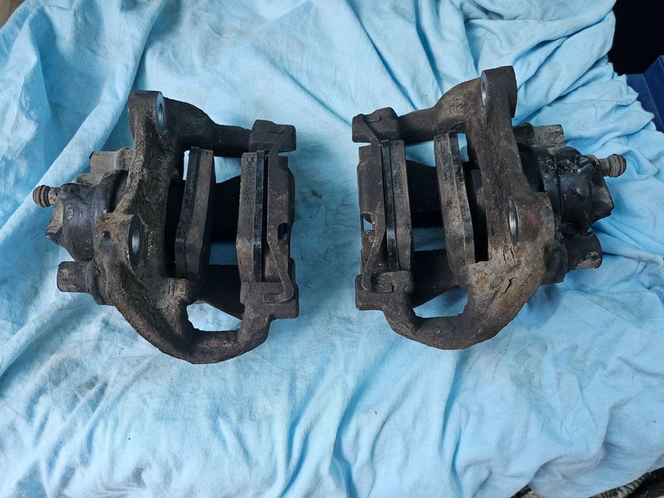 Задни спирачни апарати