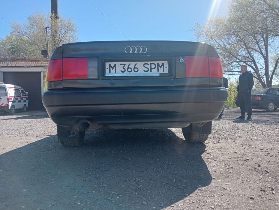 Продается автомобиль ауди 100