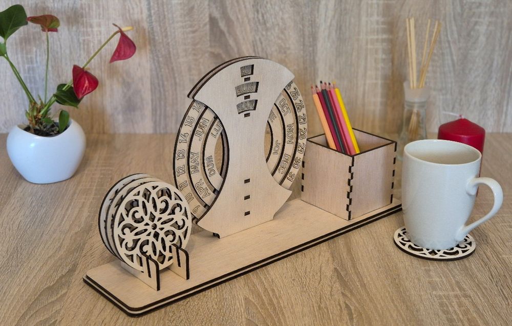 Organizator birou cu calendar din lemn