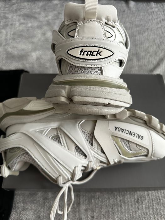 Balenciaga Track 42 Autentici