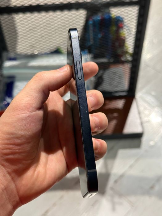 iPhone 12 ideal holatda, karobka bor