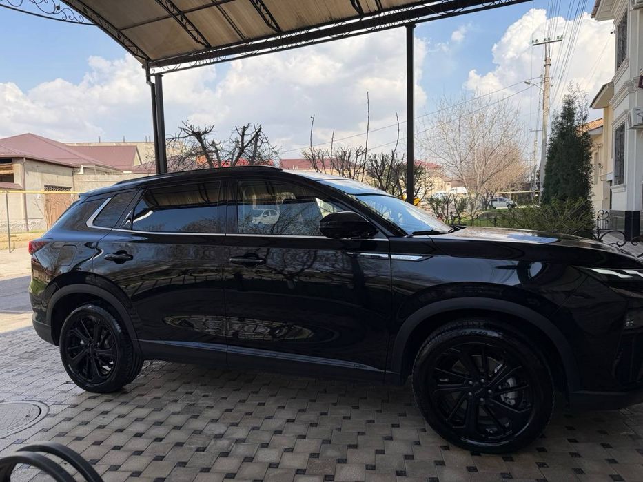 Dongfeng aelous huge