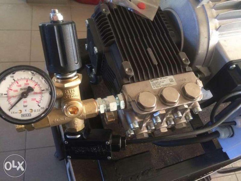 aparat pompa spalat cu presiune Spalatorie auto