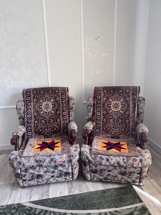 Продам диван и два кресла