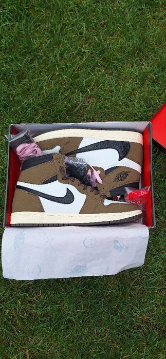Jordan 1 x travis scott mocha 44.5