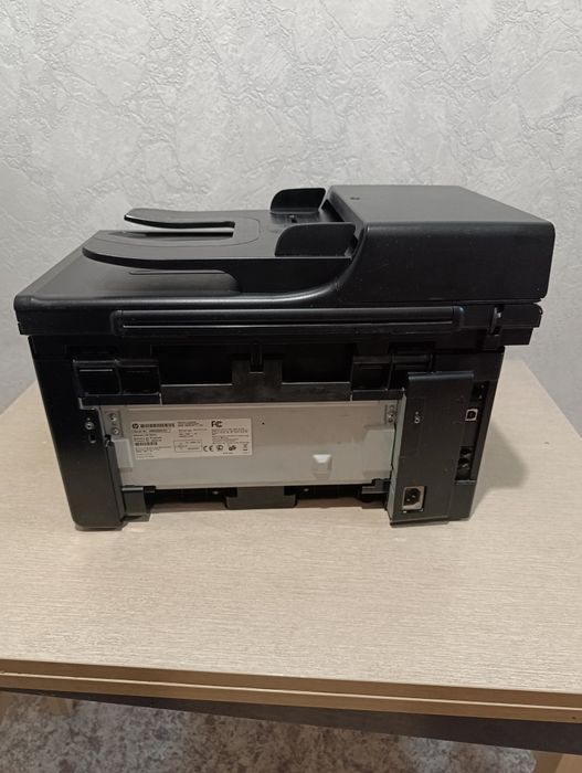 Продам МФУ HP M1212