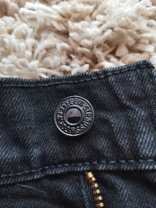Дамски дънки Levis в отлично състояние