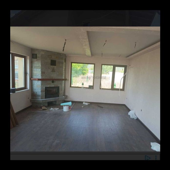 Продавам къща с. Добърско 125 кв.м. с панорамна гледка,  2-ве паркоместа,  камина и  джакузи