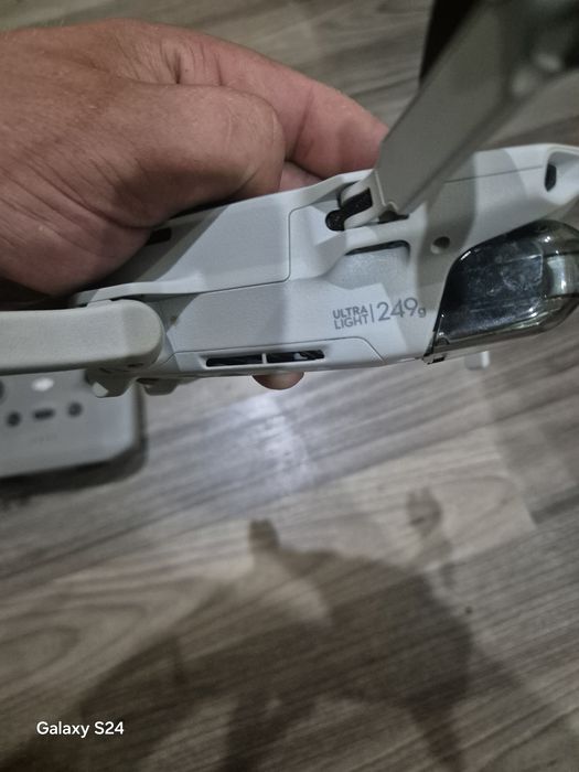 Drona dji mini 2 SE.