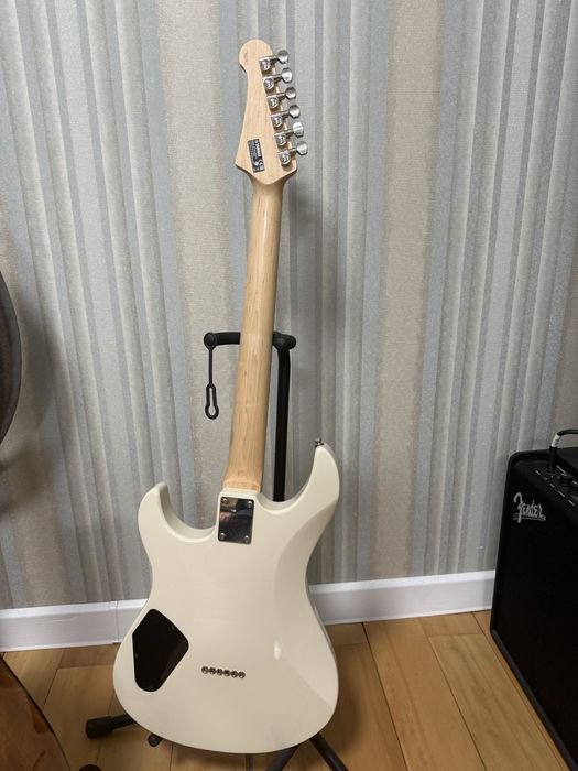 Продам электрогитару YAMAHA PACIFICA