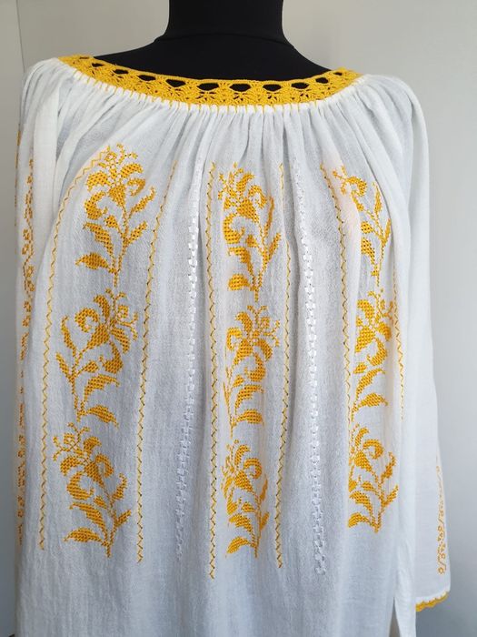 Ie traditionala matase cusuta manual