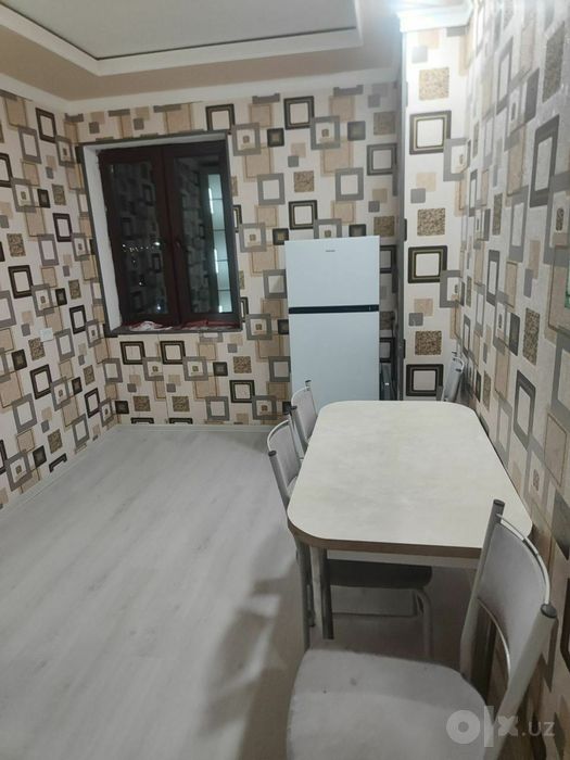 Kvartira Qizlar bilan sherilikka 1 xonada 2 turadi xalos