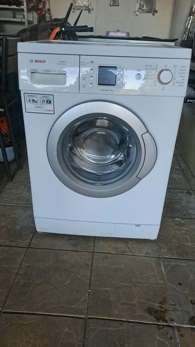Mașină de spălat rufe Bosch.
