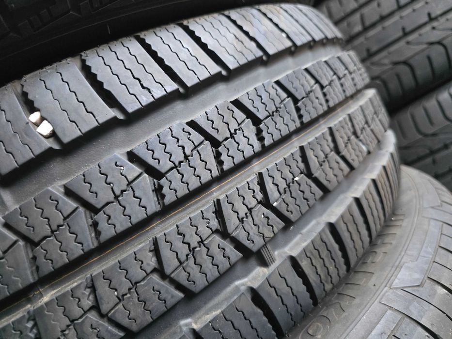 2бр Зимни гуми за бус 225 65 16 С - Nexen