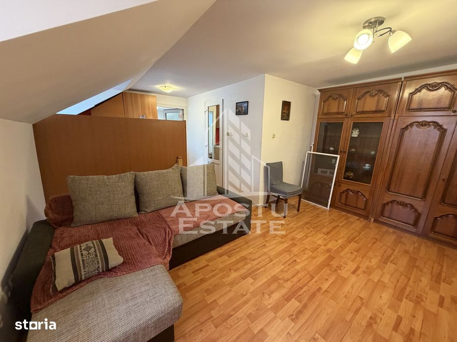 Apartament 3 camere, centrala proprie, zona Girocului