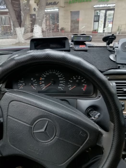 Продаю автомобиль Mercedes-Benz E320 Avantgarde — 1999 г.