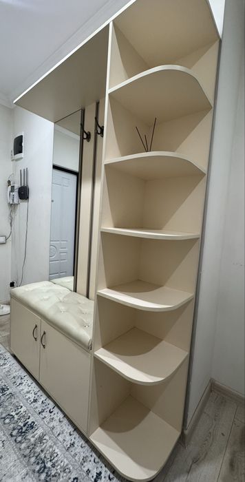 Прихожая с зеркалом