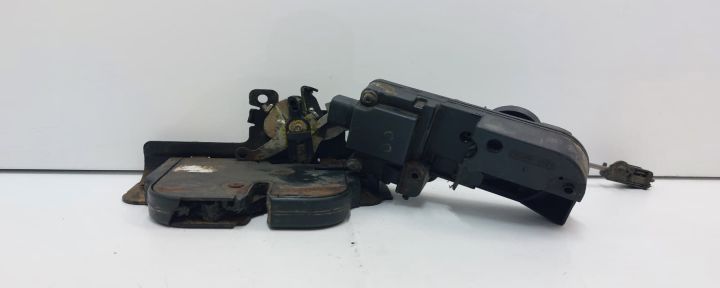 Broasca portbagaj A6897401535 Mercedes-Benz Vito W639