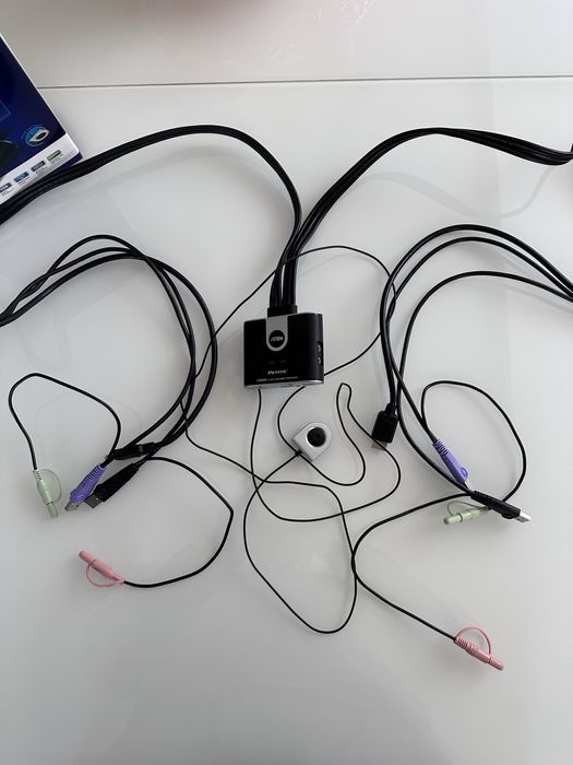KVM switch за 2 компютъра Aten