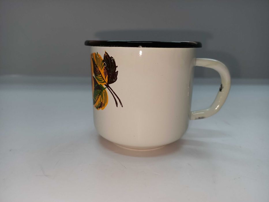 Продается кофейник и 2 кружки