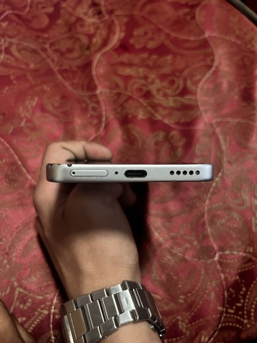 Honor 400 в хорошем состоянии