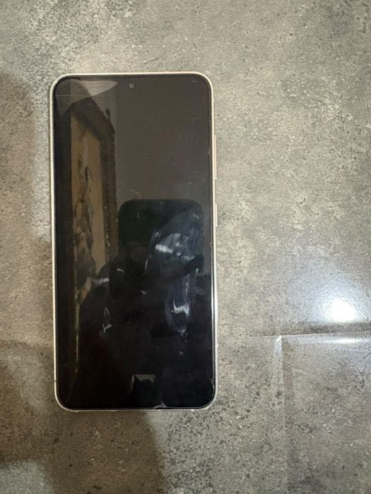Продаю Samsung s23 в идеале