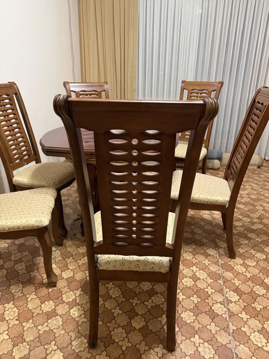 Стол со стульями