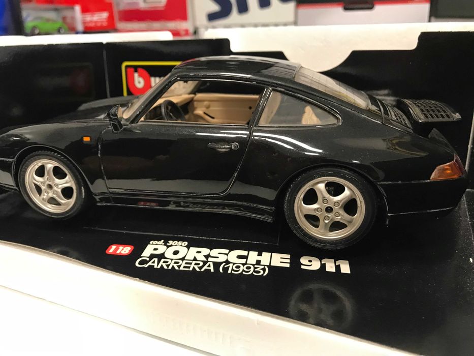 BBURAGO метална колекционерска количка PORSCHE 911 993 1:18 NEW