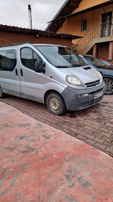 De vânzare Opel Vivaro 8+1, in stare de funcționare, acte la zi.