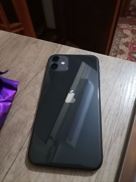 Айфон 11 128 г памати и 83 %