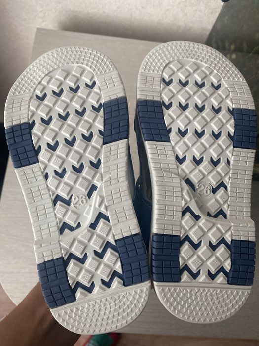 Новые сандали для мальчика.