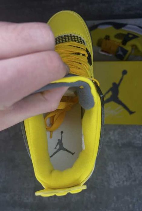 Jordan 4 Retro Lightning