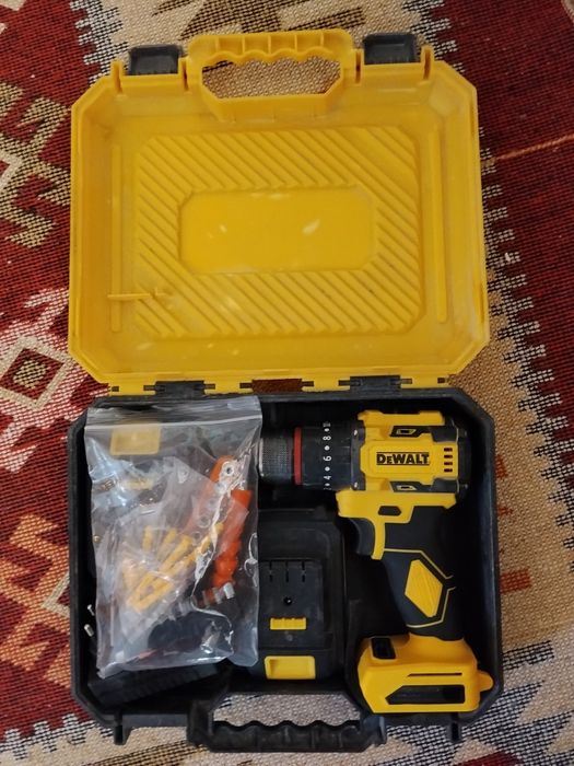 Фирменный шуруповёрт DeWalt