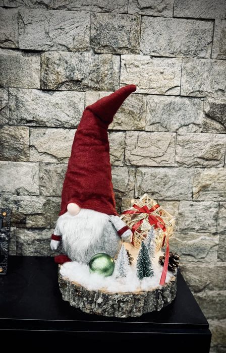 Коледни подаръчета и декорации