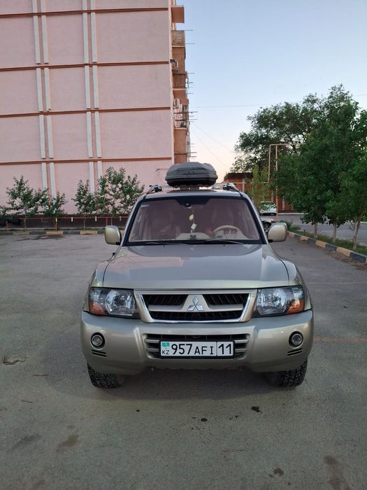 Mitsubishi Montero 2003