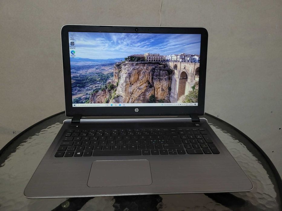 Super Pret Laptop Hp Pavilion ( Low Gaming) cu 16Gb ram + 1tb SSHD