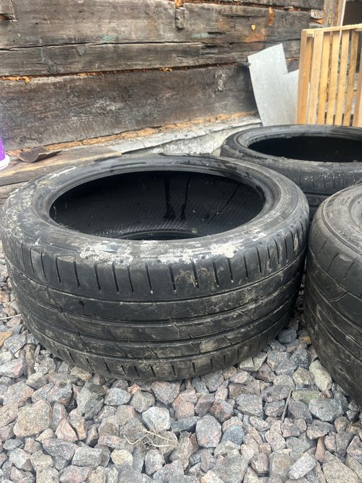 Продам шины 245/40/18