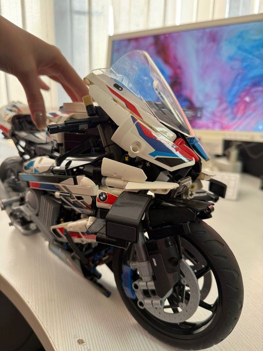 Картина BMW M1000 RR