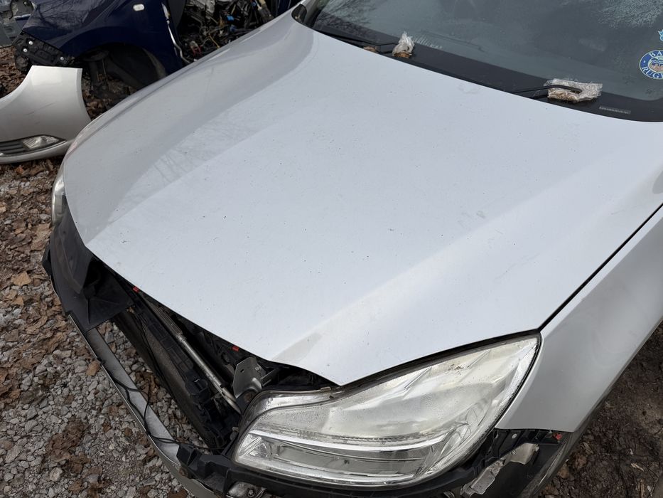 Преден капак Opel Insignia