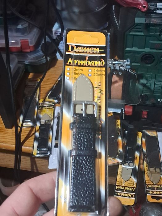 ПРОДАВАМ: Нови каишки за часовници (различни размери)
​Продавам чисто