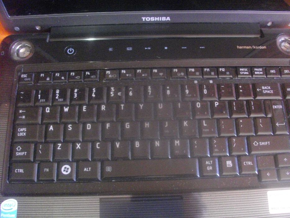 15,6" Лаптоп TOSHIBA Satellite A300-1NS-ЗА ЧАСТИ/ЗА РЕМОНТ-Не светва