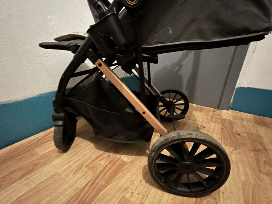 Продам коляску teknum