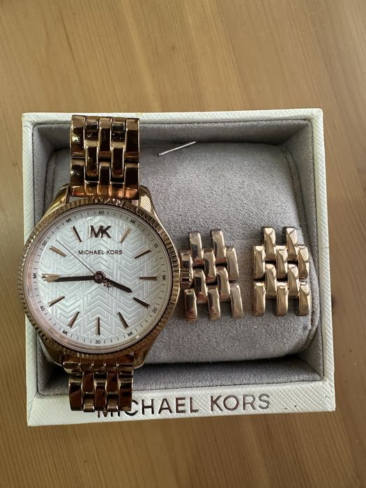 Часовник Michael Kors