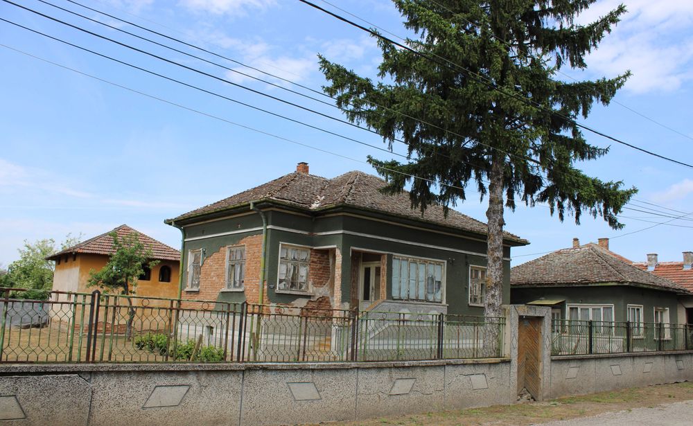 ПРОДАВА СЕ ПРОСТОРЕН ИМОТ БЛИЗО ДО ВИДИН!