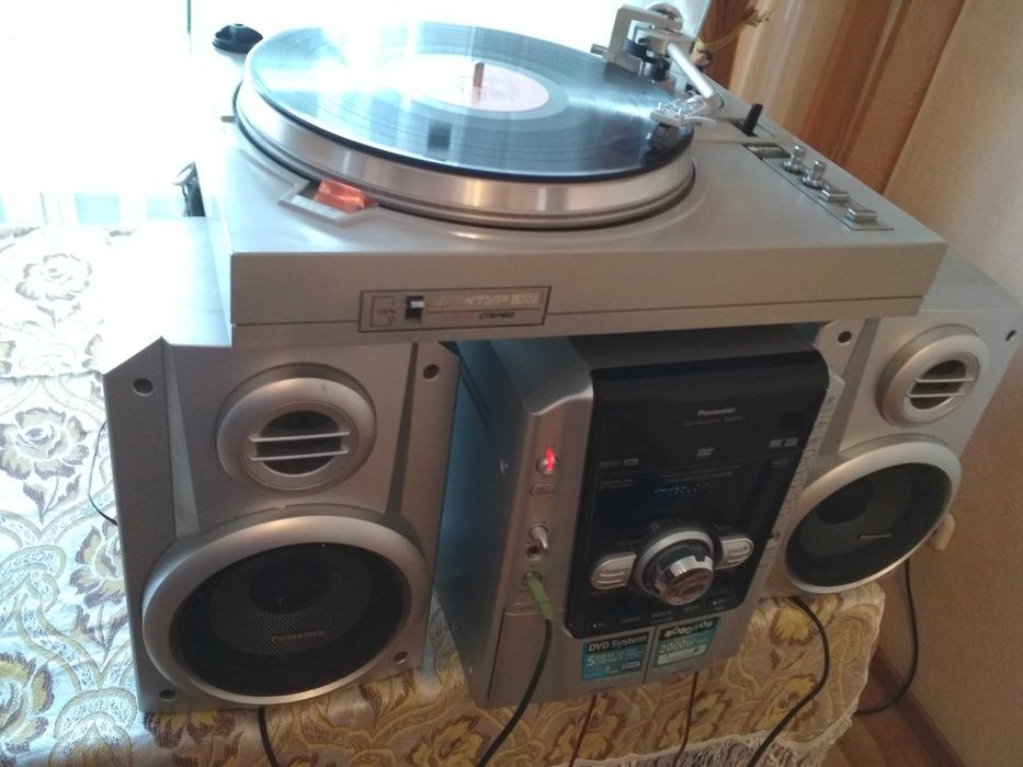проигрыватель Арктур -006 +усилитель Панасоник с колонками!